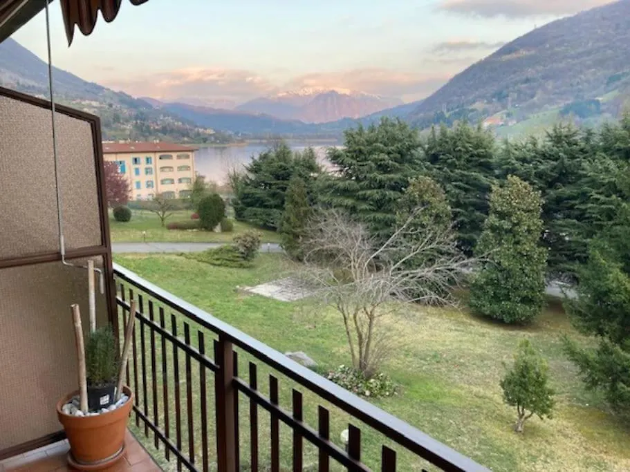 Apartment Stupendo Appartamento Vista Lago Ranzanico